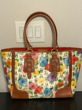 DOONEY and BURKE Janine Multi-Color Floral Pattern Large Satchel / Tote